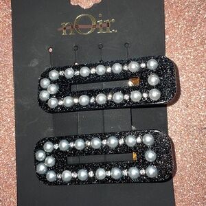 Noir Pearl Hair Clips